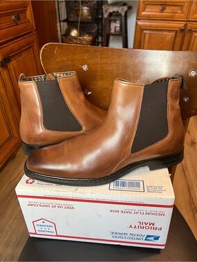 Karl Lagerfeld Paris Men’s Cognac Leather Chelsea Side Zip Boots LROS7348 Size11